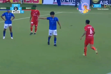 Cảnh sát vào cuộc vụ cầu thủ Thái Lan đánh đồng nghiệp nhập viện