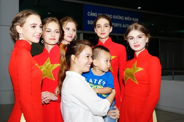 Những người bạn đặc biệt sang Indonesia cổ vũ đội tuyển Olympic Việt Nam