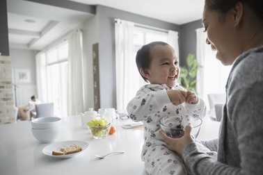 Điều gì đã làm nên sự kỳ diệu trong sữa mẹ?