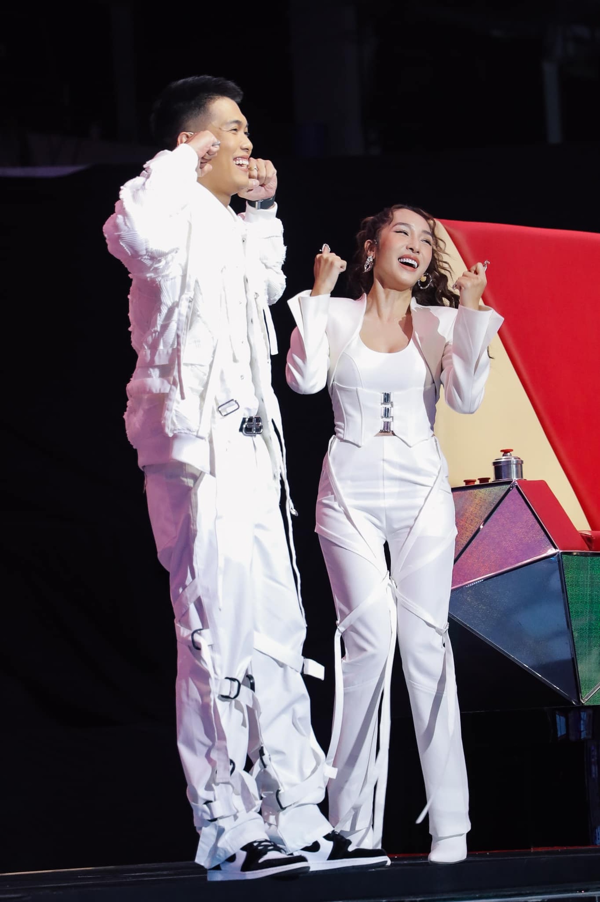 Emily - rapper BigDaddy: Chồng giỏi chăm con, hay tìm cách khen vợ - 11 Emily - rapper BigDaddy: Chồng giỏi chăm con, hay tìm cách khen vợ - 11