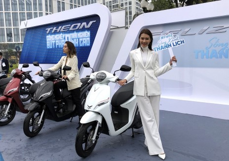 Feliz và Theon - bộ đôi xe máy điện đáng mua nhất năm - 4 Feliz và Theon - bộ đôi xe máy điện đáng mua nhất năm - 4