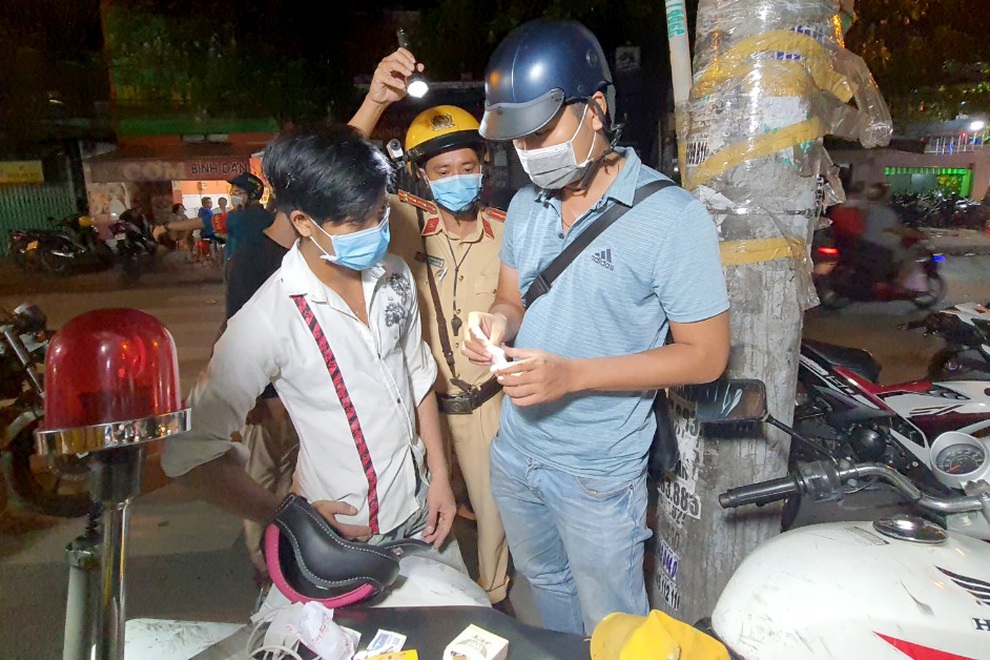 Cảnh báo tội phạm táo tợn, tinh vi hơn khi TPHCM nới lỏng giãn cách - 2 Cảnh báo tội phạm táo tợn, tinh vi hơn khi TPHCM nới lỏng giãn cách - 2