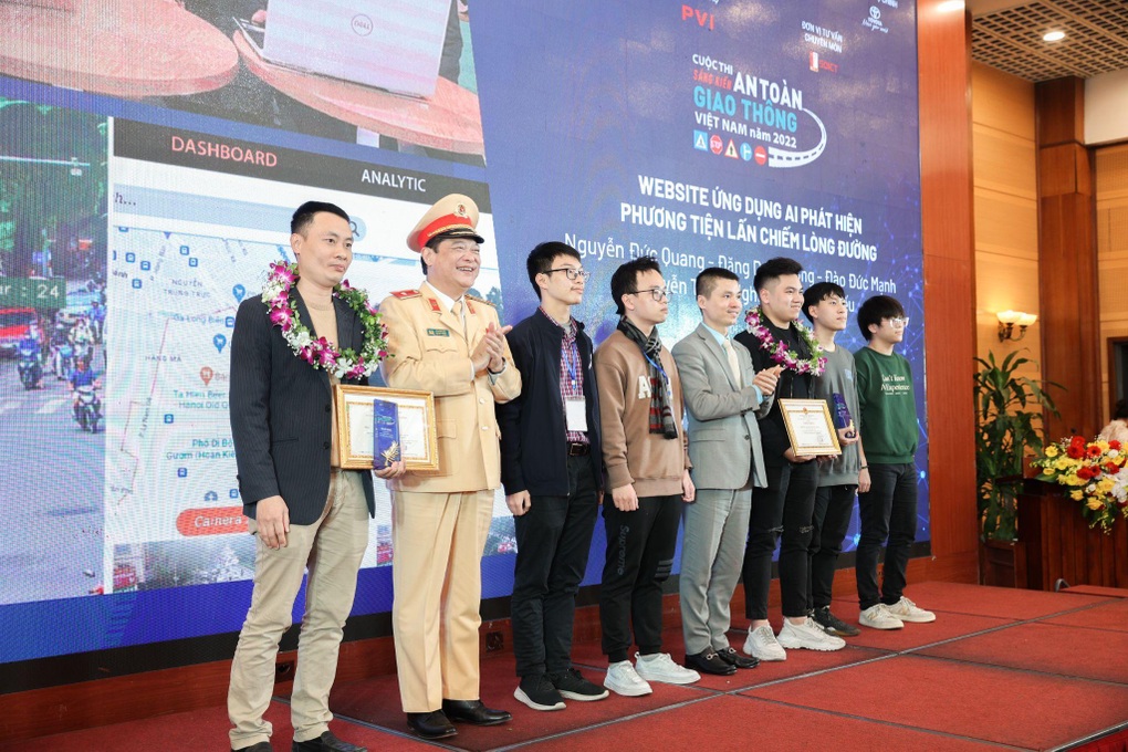 Cuộc thi Sáng kiến An toàn giao thông: Trao 20 giải, giải cao nhất 60 triệu đồng - 1 Cuộc thi Sáng kiến An toàn giao thông: Trao 20 giải, giải cao nhất 60 triệu đồng - 1
