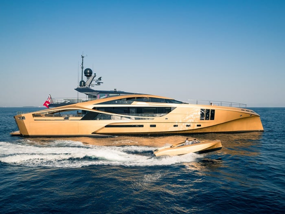 Chiêm ngưỡng “siêu du thuyền” carbon dát vàng đầu tiên trên thế giới - 8 Chiêm ngưỡng “siêu du thuyền” carbon dát vàng đầu tiên trên thế giới - 8