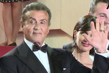 Sylvester Stallone trẻ trung dự Cannes