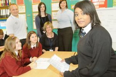 Thầy trò đổi việc cho nhau trong một ngày 