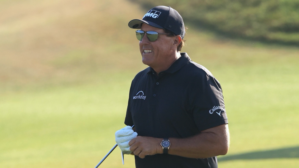 Lão đại Phil Mickelson dẫn đầu, tay golf số 1 bị loại ở PGA Championship - 1 Lão đại Phil Mickelson dẫn đầu, tay golf số 1 bị loại ở PGA Championship - 1