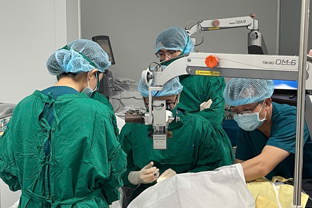 Bác sĩ buộc phải gây mê mổ mắt cho bệnh nhân vì lý do đặc biệt - 1 Bác sĩ buộc phải gây mê mổ mắt cho bệnh nhân vì lý do đặc biệt - 1