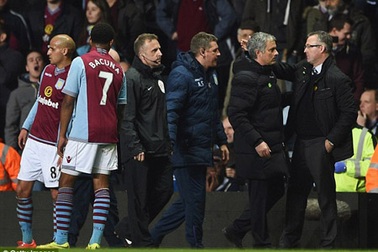 Mourinho “nổi xung” với trọng tài sau thất bại của Chelsea