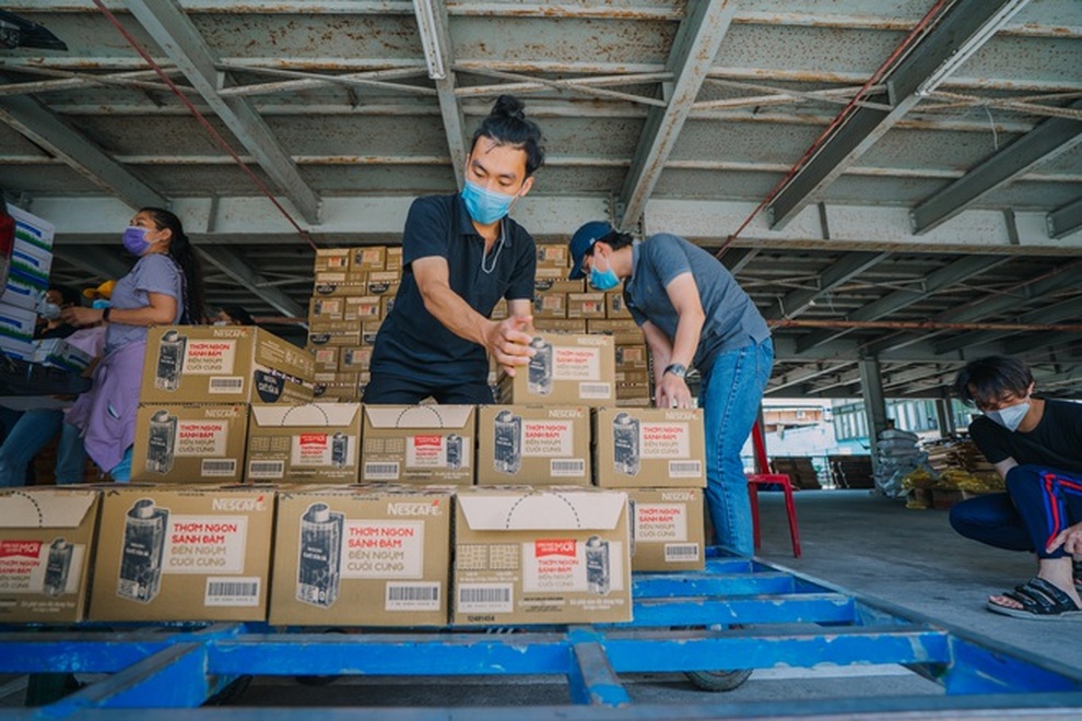 Nestlé tiếp năng lượng cho tình nguyện viên chống dịch - 4 Nestlé tiếp năng lượng cho tình nguyện viên chống dịch - 4