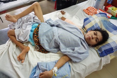 Rớt nước mắt cảnh cô gái tật nguyền bị kẻ thú tính xâm hại