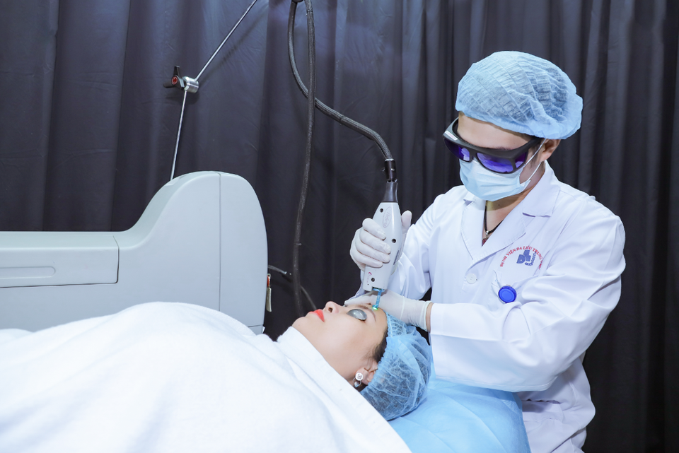 Mặt loang lổ sẹo sau khi chi gần 500 triệu đồng chữa rám má ở spa - 4 Mặt loang lổ sẹo sau khi chi gần 500 triệu đồng chữa rám má ở spa - 4