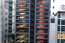 Mua siêu xe qua máy bán hàng tự động