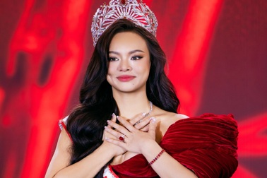 Mai Ngô xúc động khi trở thành đại diện Việt Nam dự thi Miss Charm 2025