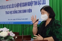 Trường đại học đào tạo phải gắn với doanh nghiệp để sinh viên có việc làm