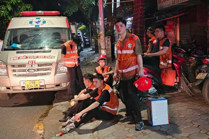Đêm trắng báo động đỏ cứu nạn nhân vụ cháy khiến 14 người chết - 11