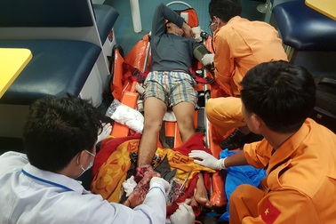 Cấp cứu thuyền viên bị tai nạn lao động đứt lìa bàn chân phải trên vùng biển Hoàng Sa