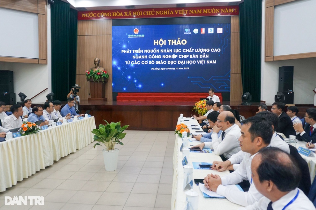 Nhu cầu nhân lực ngành công nghiệp chip bán dẫn tại Việt Nam rất lớn - 1
