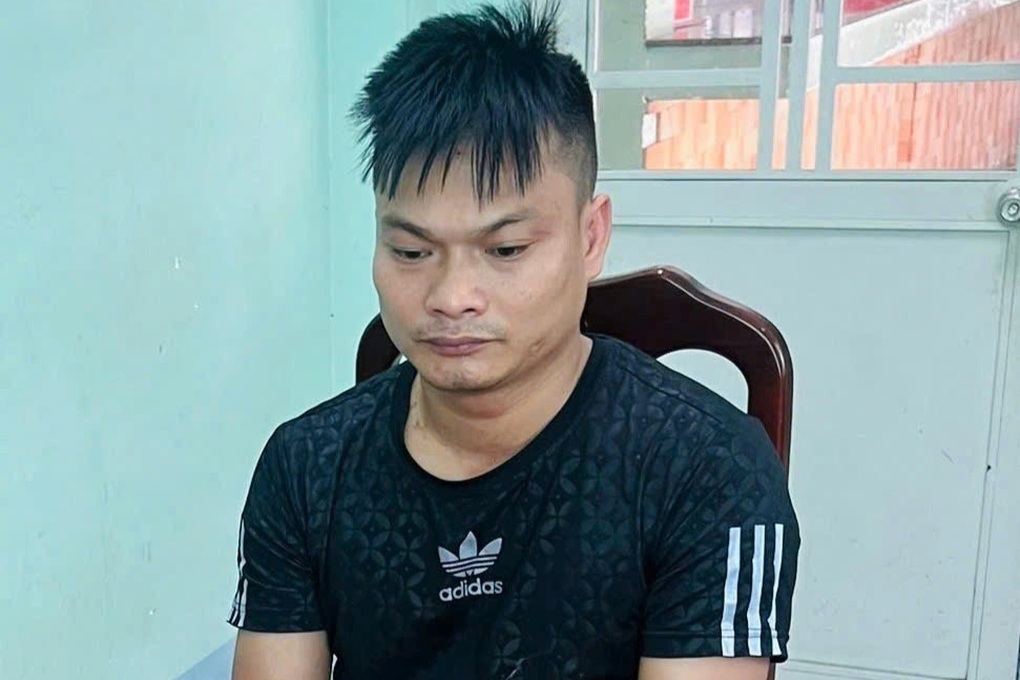 Nguyên nhân người đàn ông chặn đầu ô tô, đập phá giữa đường ở Bình Dương - 1 Nguyên nhân người đàn ông chặn đầu ô tô, đập phá giữa đường ở Bình Dương - 1