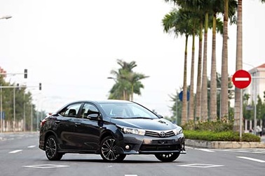 Các hãng xe thi nhau giảm giá, Toyota buộc phải "tham chiến"