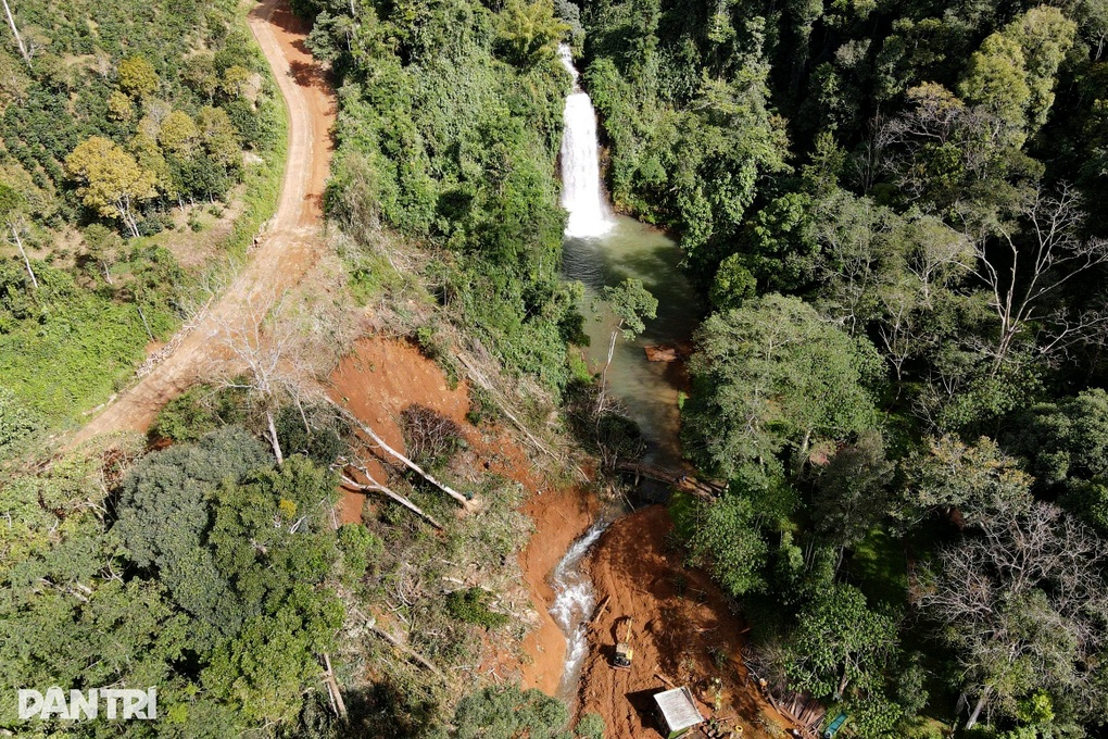 המקום המכונה גן עדן סגור עקב מפולות אדמה - 1 Nơi được mệnh danh là khu vườn địa đàng đóng cửa vì sạt lở - 1