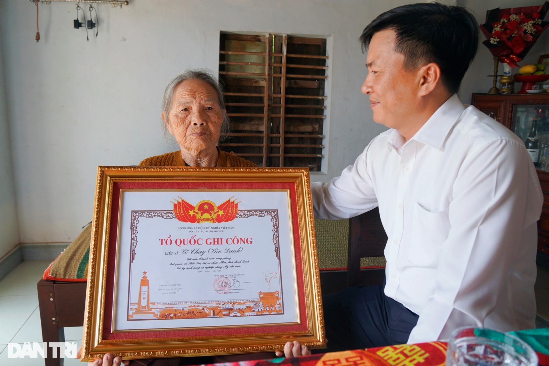 Suốt 70 năm qua cả nhà trông anh về - 3 Suốt 70 năm qua cả nhà trông anh về - 3