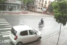 Mở cửa ôtô - Đơn giản mà vẫn "khó"