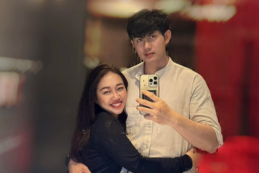 Yêu qua mạng vài tháng, chàng trai viết đơn xin cưới và hứa cho hết tài sản