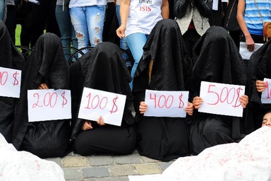 IS tuyên bố khôi phục chế độ nô lệ