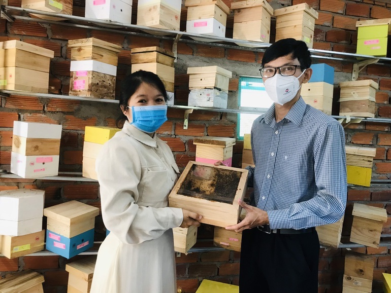 Gần Tết, cử nhân cày sấp mặt vẫn thua… lương công nhân - 7 Gần Tết, cử nhân cày sấp mặt vẫn thua… lương công nhân - 7
