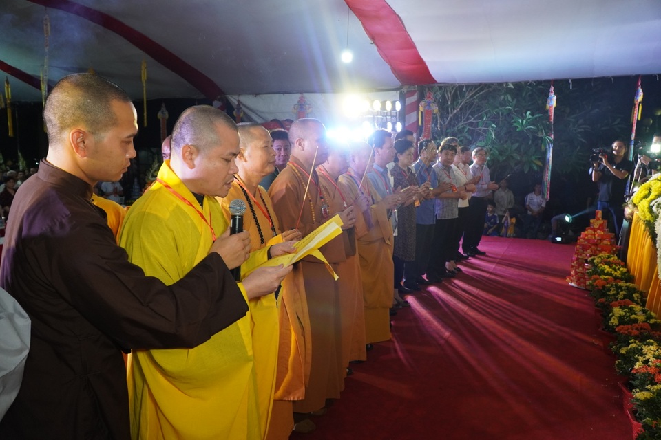 Nghĩa trang Liệt sĩ quốc gia Vị Xuyên rực sáng trong đêm thiêng liêng - 2 Nghĩa trang Liệt sĩ quốc gia Vị Xuyên rực sáng trong đêm thiêng liêng - 2