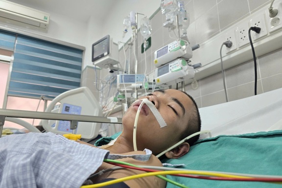 Bi kịch gia đình vùng cao: 3 mẹ con nguy cấp sau bữa cơm trưa