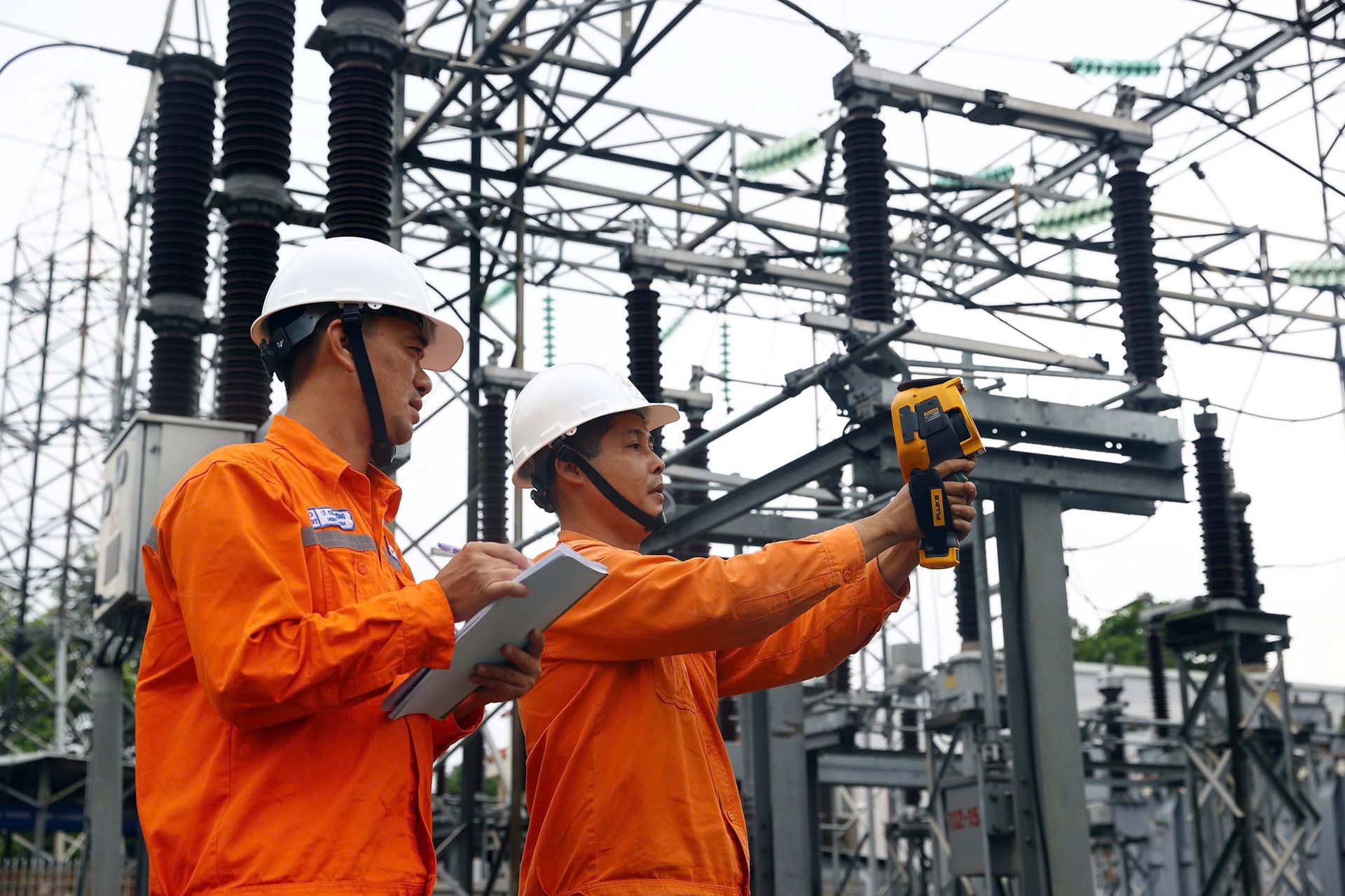 50 năm Tổng công ty Điện lực miền Nam: Tri ân lịch sử - Tự hào tiếp bước - 16 50 năm Tổng công ty Điện lực miền Nam: Tri ân lịch sử - Tự hào tiếp bước - 16