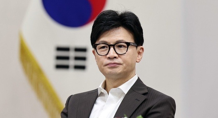 Jihokorejská vládnoucí strana chce, aby prezident rezignoval spořádaným způsobem - 1 Đảng cầm quyền Hàn Quốc muốn Tổng thống từ chức trong trật tự - 1