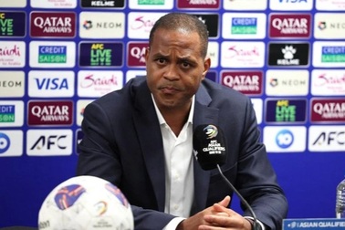 HLV Kluivert tuyên bố đanh thép, HLV Nhật Bản nói điều bất ngờ về Indonesia