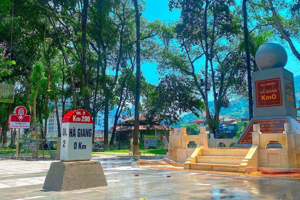 Cột mốc Km0 nổi tiếng ở Hà Giang được cắm lại - 1 Cột mốc Km0 nổi tiếng ở Hà Giang được cắm lại - 1