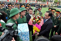 Bí thư Hà Nội nhắn nhủ tân binh viết thư cho người thân