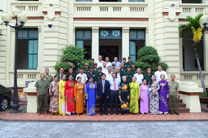 Thứ trưởng Nguyễn Bá Hoan gặp mặt Đoàn đại biểu người có công với cách mạng tỉnh Cà Mau - Ảnh 4.