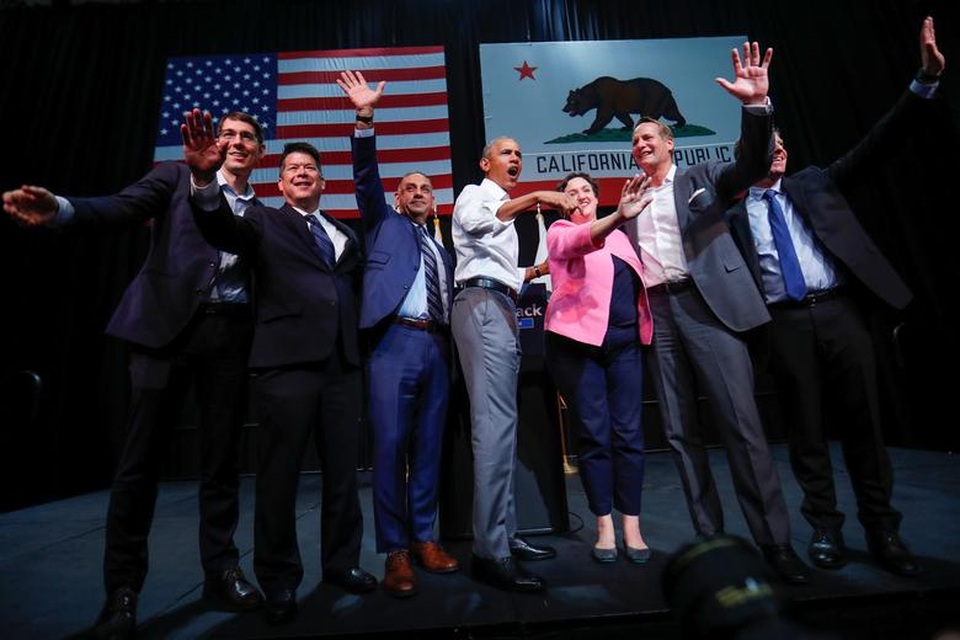 Cuộc sống “muôn màu” của ông Obama sau khi rời Nhà Trắng - 9 Cuộc sống “muôn màu” của ông Obama sau khi rời Nhà Trắng - 9