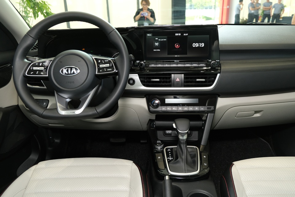 Kia Seltos chốt giá từ 589 triệu đồng, cạnh tranh Hyundai Kona, Honda HR-V - 3 Kia Seltos chốt giá từ 589 triệu đồng, cạnh tranh Hyundai Kona, Honda HR-V - 3