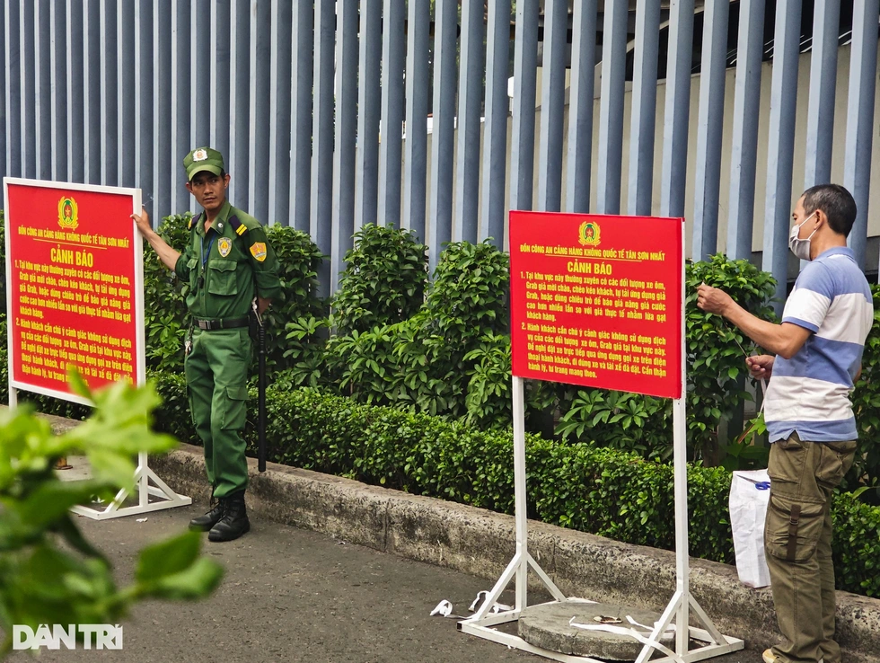 Tài xế công nghệ dỏm vào bãi xe Tân Sơn Nhất đón khách phải chung chi tiền? - 1 Tài xế công nghệ dỏm vào bãi xe Tân Sơn Nhất đón khách phải chung chi tiền? - 1