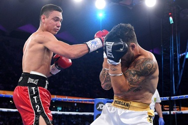 Võ sĩ tung cú đấm trời giáng hạ gục đối thủ sau 114 giây