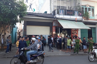 Bắt chủ quán karaoke tàng trữ trái phép ma túy