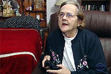 Gần 70 tuổi vẫn chơi game 10 tiếng mỗi ngày 