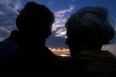 "Gần đất xa trời" vẫn... li hôn