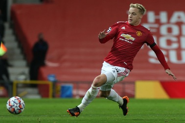 Nhật ký chuyển nhượng ngày 23/1: Man Utd vẫn giữ chân Van de Beek