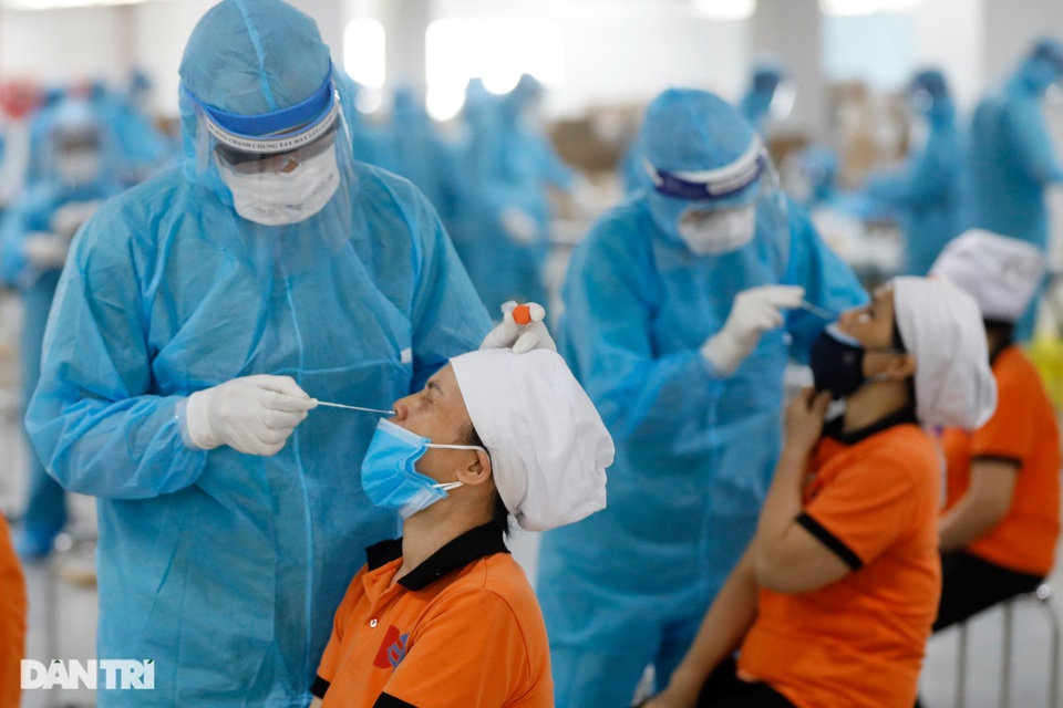 Một tháng gần 3.000 ca Covid-19, virus mới lây kinh hoàng trong không khí - 2 Một tháng gần 3.000 ca Covid-19, virus mới lây kinh hoàng trong không khí - 2
