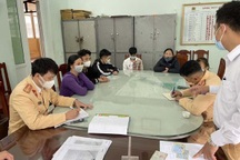 Cảnh sát giao thông hóa trang, bắt hàng chục "quái xế"... bốc đầu xe