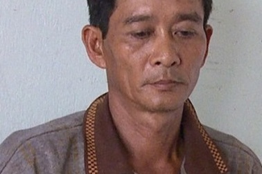 Anh đâm chết em ruột rồi ngủ tại hiện trường cùng con dao gây án