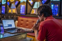 Chủ quán karaoke "vui như Tết" khi sắp được hoạt động lại